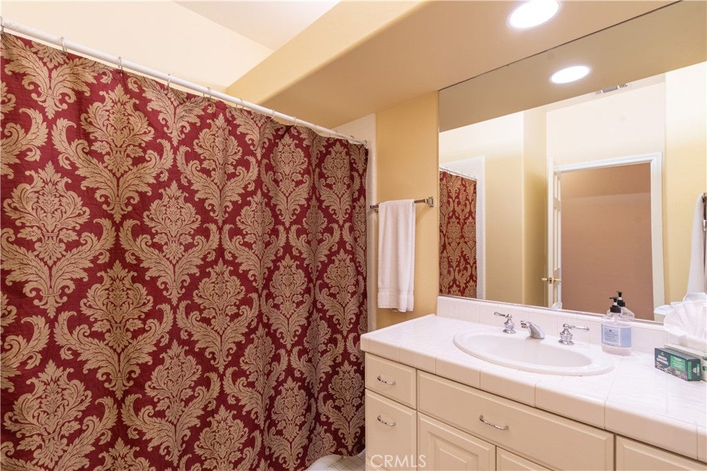 Paso Robles, California, 93446, United States, 5 Bedrooms Bedrooms, ,6 BathroomsBathrooms,Residential,Active,1821961