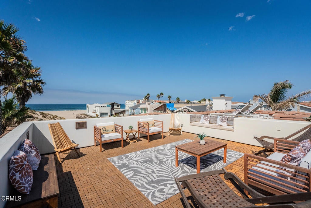 Oxnard, California, 93035, United States, 5 Bedrooms Bedrooms, ,6 BathroomsBathrooms,Residential,Contingent,1973330