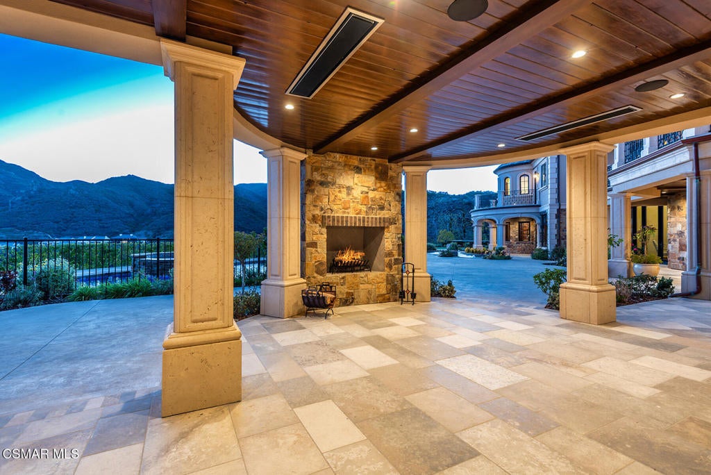 Thousand Oaks, California, 91361, United States, 7 Bedrooms Bedrooms, ,13 BathroomsBathrooms,Residential,Active,1748234