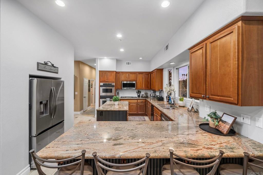 Escondido, California, 92025, United States, 5 Bedrooms Bedrooms, ,4 BathroomsBathrooms,Residential,Active,1969680