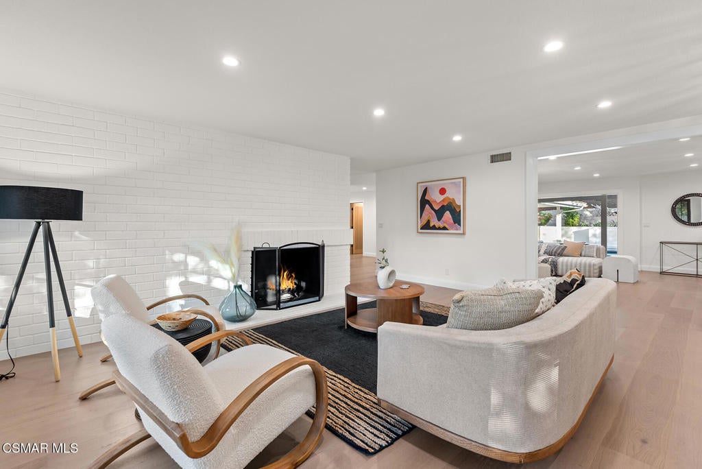 Westlake Village, California, 91361, United States, 4 Bedrooms Bedrooms, ,4 BathroomsBathrooms,Residential,Active,1867926