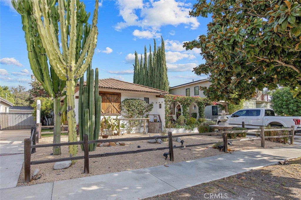 North Hollywood, California, 91602, United States, 4 Bedrooms Bedrooms, ,2 BathroomsBathrooms,Residential,Active,1954309