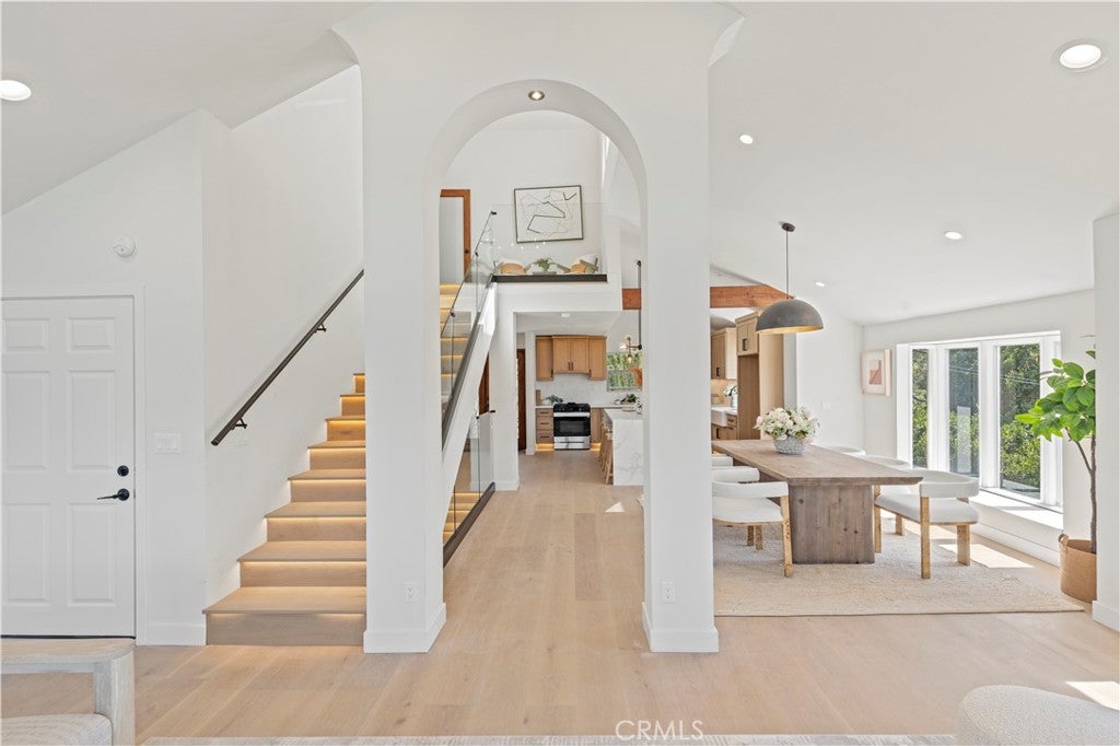 Los Angeles, California, 90046, United States, 3 Bedrooms Bedrooms, ,4 BathroomsBathrooms,Residential,Active,1862862