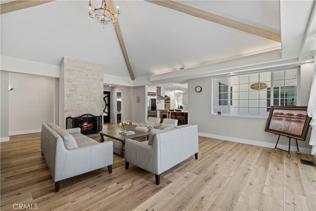 Northridge, California, 91325, United States, 4 Bedrooms Bedrooms, ,4 BathroomsBathrooms,Residential,Active,1936096