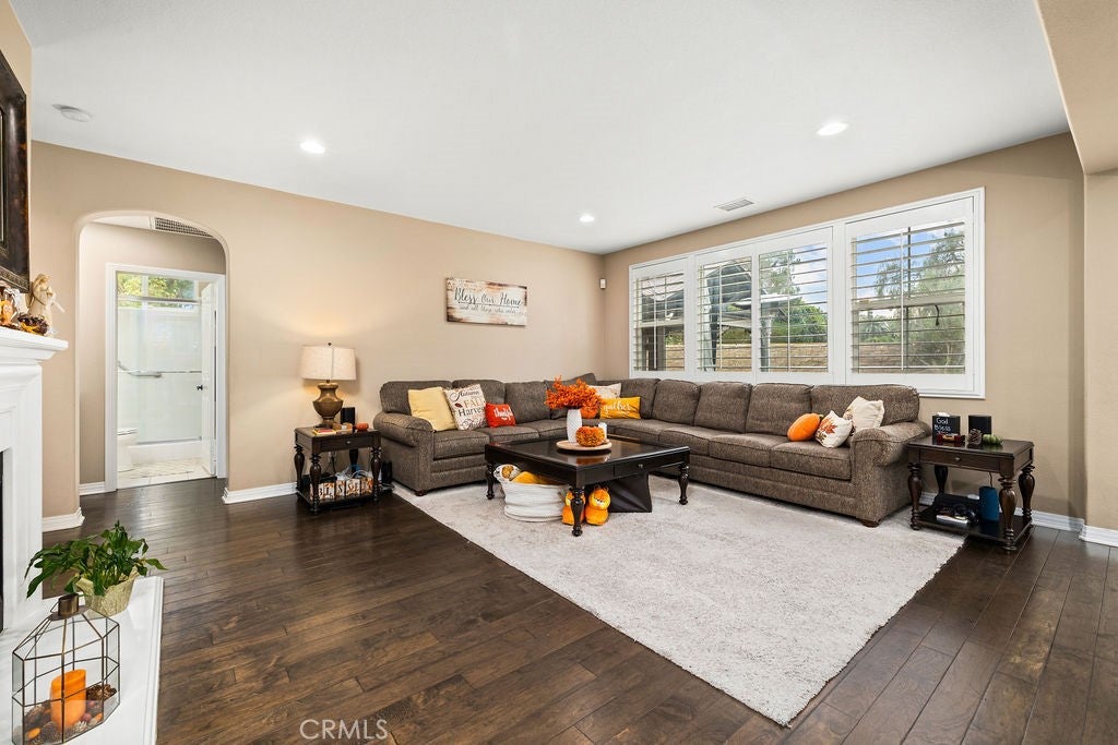 Tustin, California, 92782, United States, 5 Bedrooms Bedrooms, ,4 BathroomsBathrooms,Residential,Active,2010149