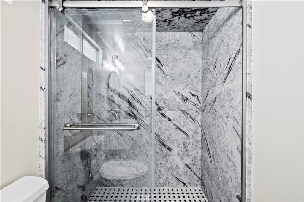 Northridge, California, 91325, United States, 4 Bedrooms Bedrooms, ,4 BathroomsBathrooms,Residential,Active,1936096