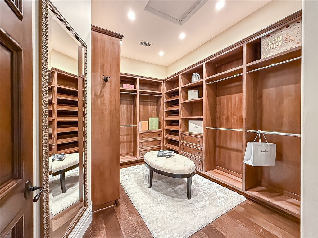 Westlake Village, California, 91361, United States, 3 Bedrooms Bedrooms, ,4 BathroomsBathrooms,Residential,Active,1985851