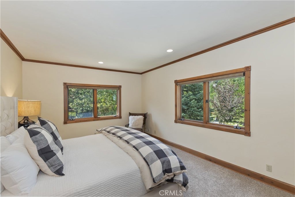 Lake Arrowhead, California, 92352, United States, 4 Bedrooms Bedrooms, ,5 BathroomsBathrooms,Residential,Active,1897983