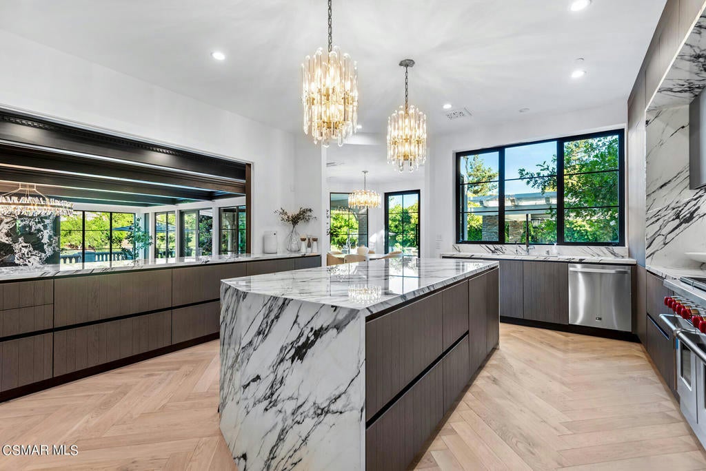 Westlake Village, California, 91362, United States, 5 Bedrooms Bedrooms, ,10 BathroomsBathrooms,Residential,Active,1756358