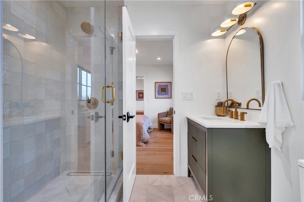 Redondo Beach, California, 90277, United States, 4 Bedrooms Bedrooms, ,3 BathroomsBathrooms,Residential,Active,1990651