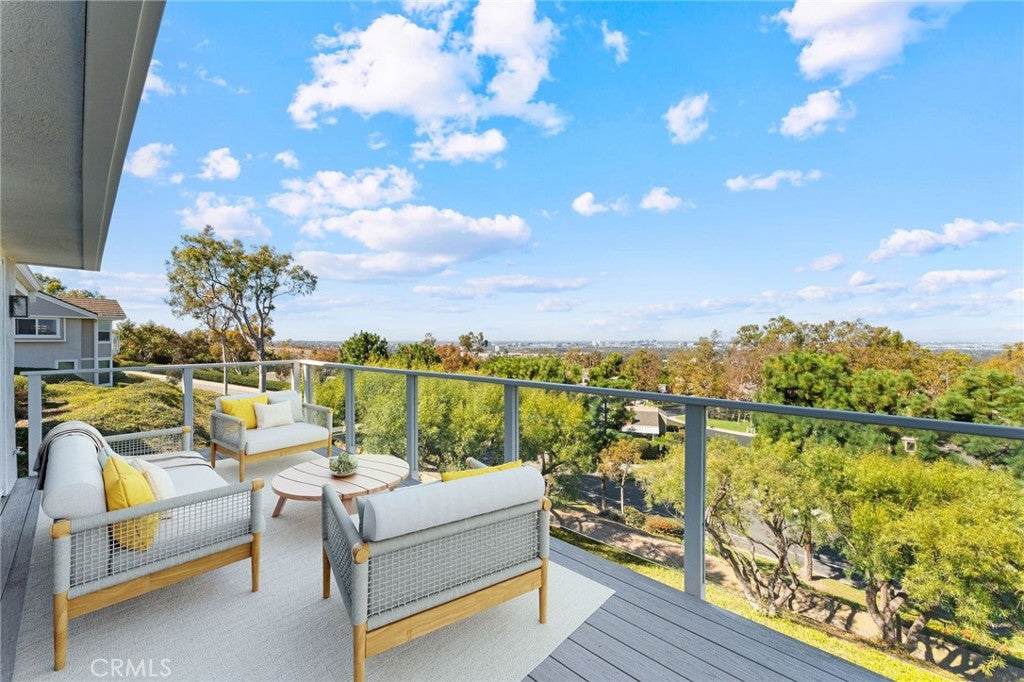 Irvine, California, 92603, United States, 4 Bedrooms Bedrooms, ,4 BathroomsBathrooms,Residential,Active,1986909