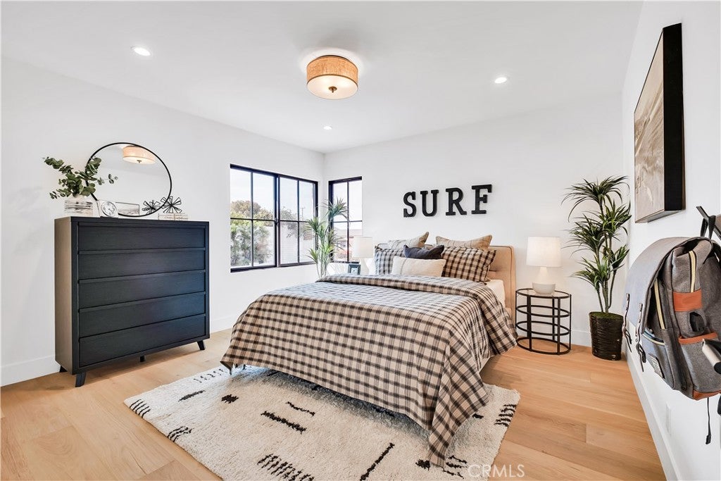 Redondo Beach, California, 90277, United States, 4 Bedrooms Bedrooms, ,3 BathroomsBathrooms,Residential,Active,1990651