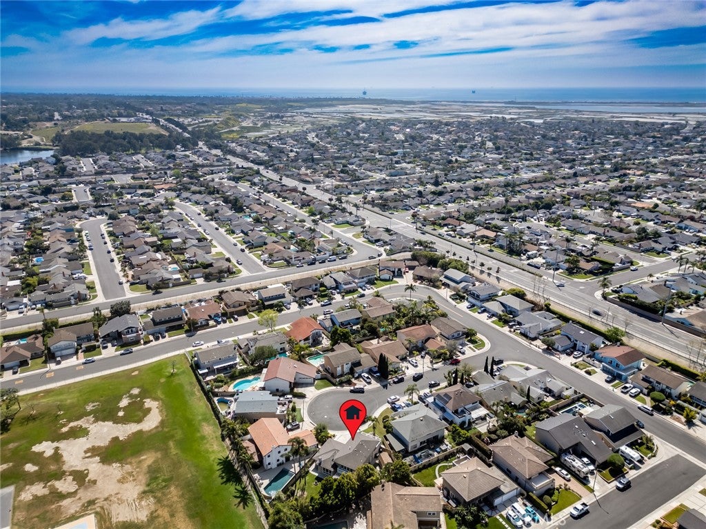 Huntington Beach, California, 92647, United States, 4 Bedrooms Bedrooms, ,3 BathroomsBathrooms,Residential,Active,2030516