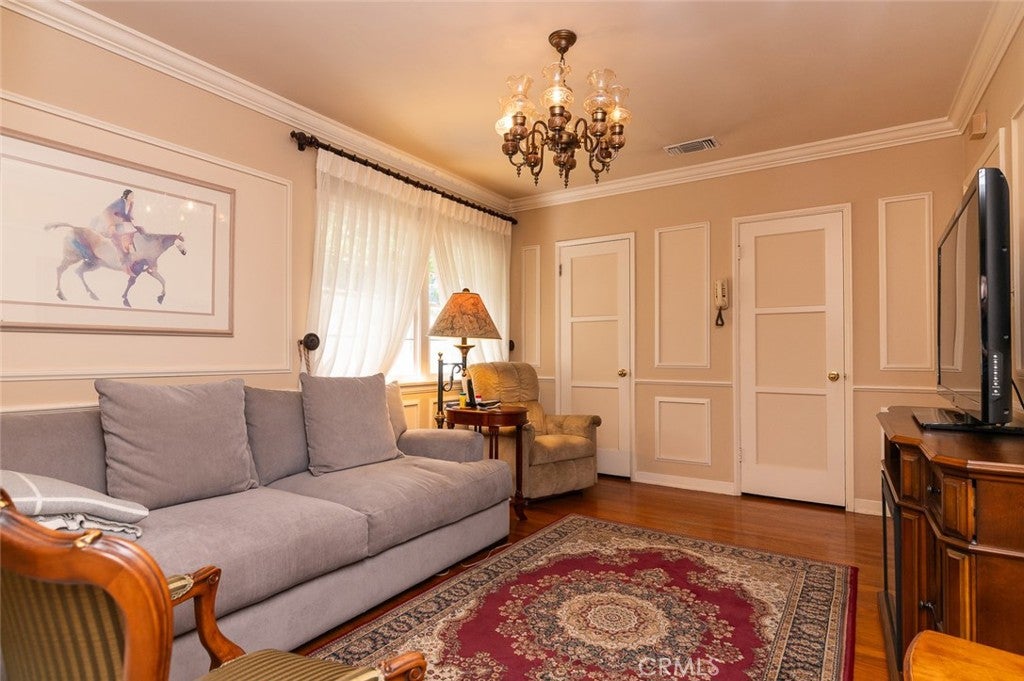 Glendale, California, 91207, United States, 4 Bedrooms Bedrooms, ,4 BathroomsBathrooms,Residential,Active,1945087