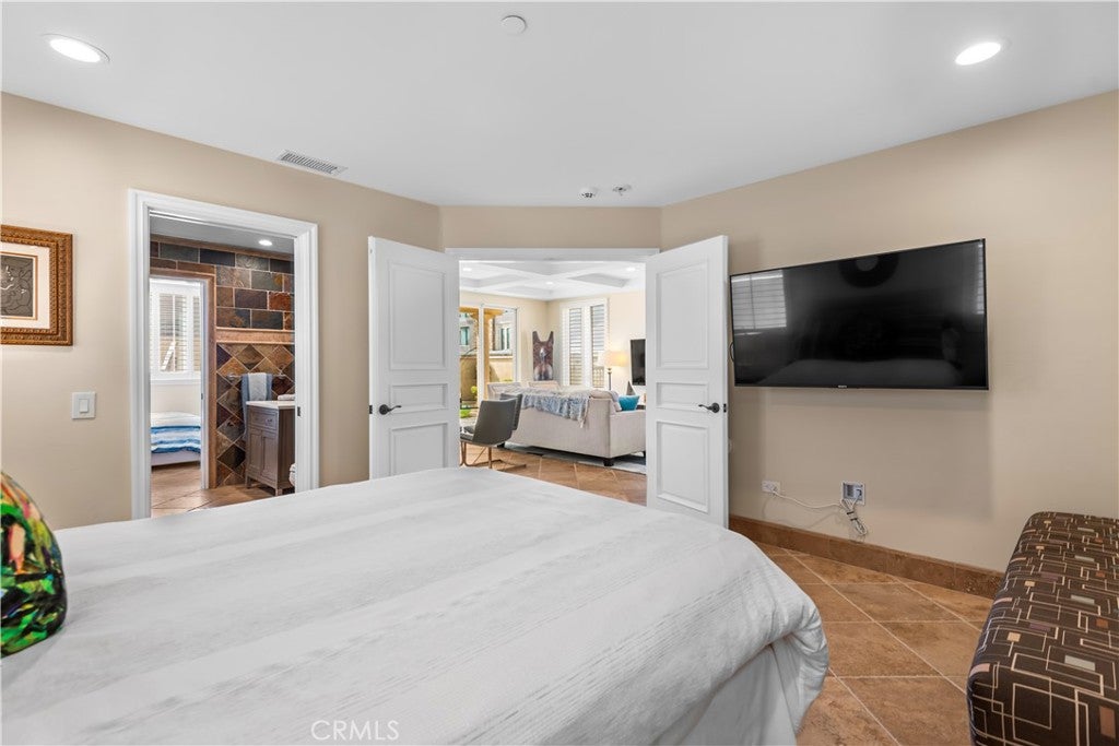 Oxnard, California, 93035, United States, 3 Bedrooms Bedrooms, ,3 BathroomsBathrooms,Residential,Active,2009405