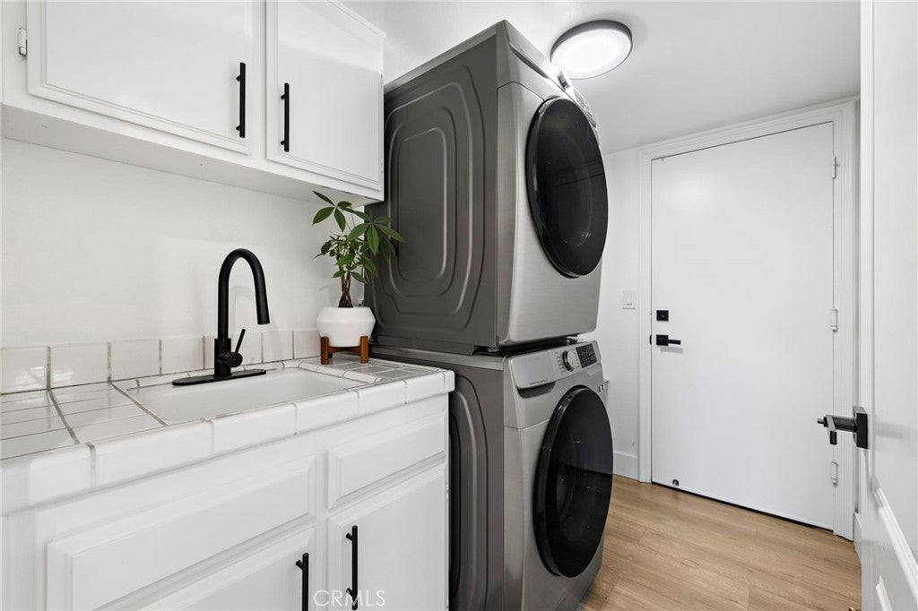 Laguna Niguel, California, 92677, United States, 4 Bedrooms Bedrooms, ,3 BathroomsBathrooms,Residential,Active,1986875