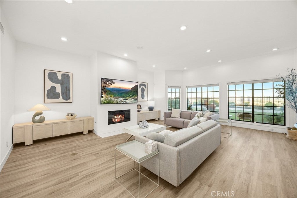 Chino Hills, California, 91709, United States, 4 Bedrooms Bedrooms, ,6 BathroomsBathrooms,Residential,Active,1992246