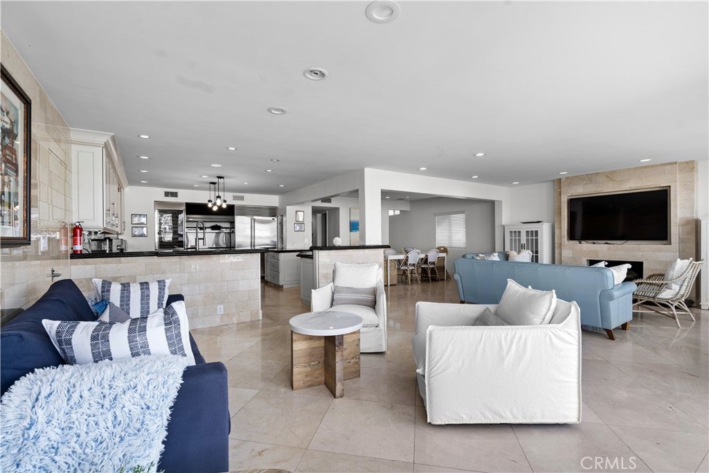 Newport Beach, California, 92663, United States, ,5 BathroomsBathrooms,Residential,Active,1762822