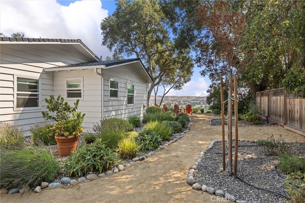 Atascadero, California, 93422, United States, 4 Bedrooms Bedrooms, ,2 BathroomsBathrooms,Residential,Active,1913985