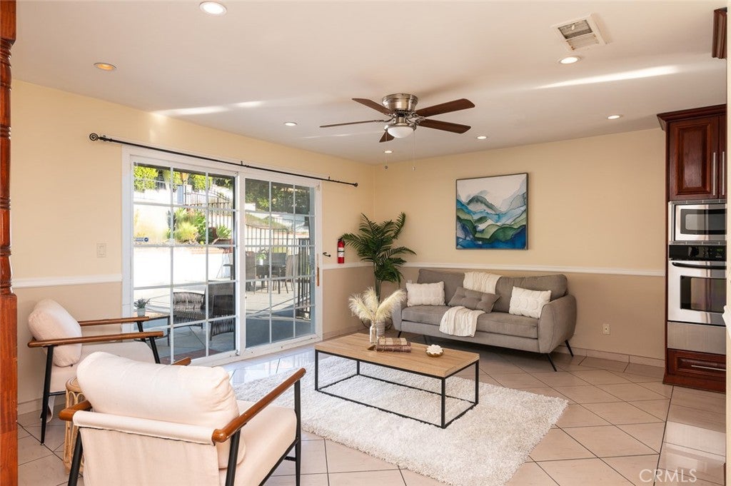 Burbank, California, 91501, United States, 5 Bedrooms Bedrooms, ,5 BathroomsBathrooms,Residential,Active,1943797