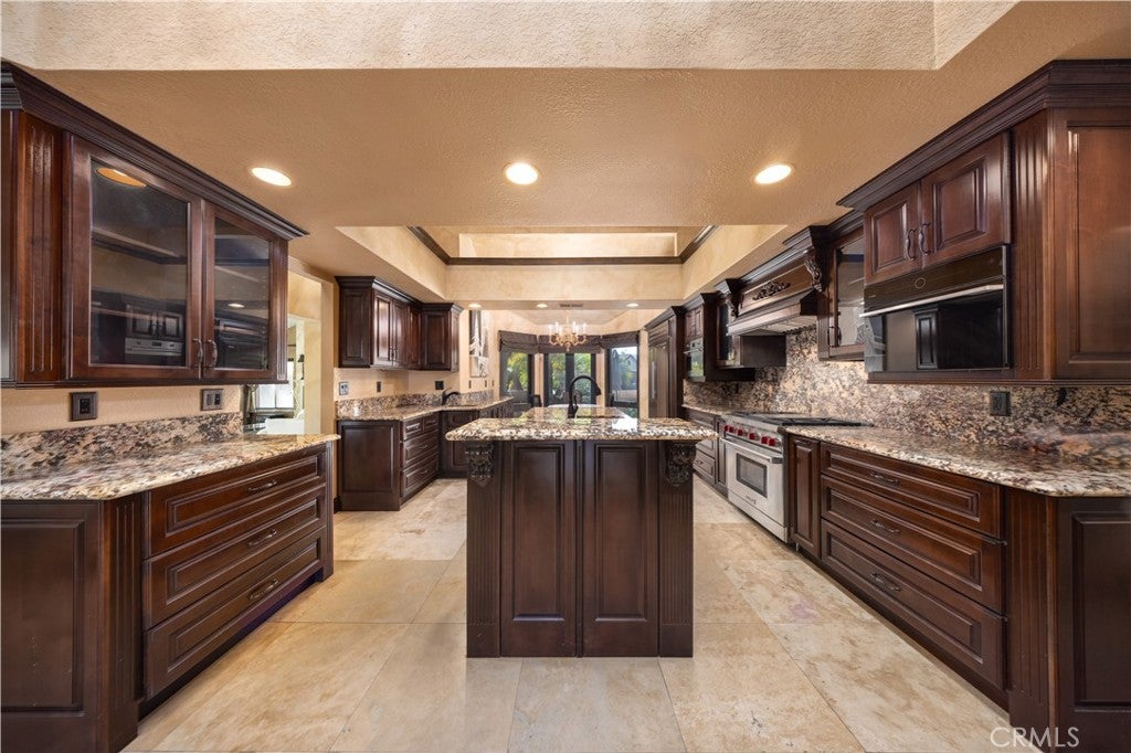 Pomona, California, 91766, United States, 5 Bedrooms Bedrooms, ,5 BathroomsBathrooms,Residential,Active,1989773