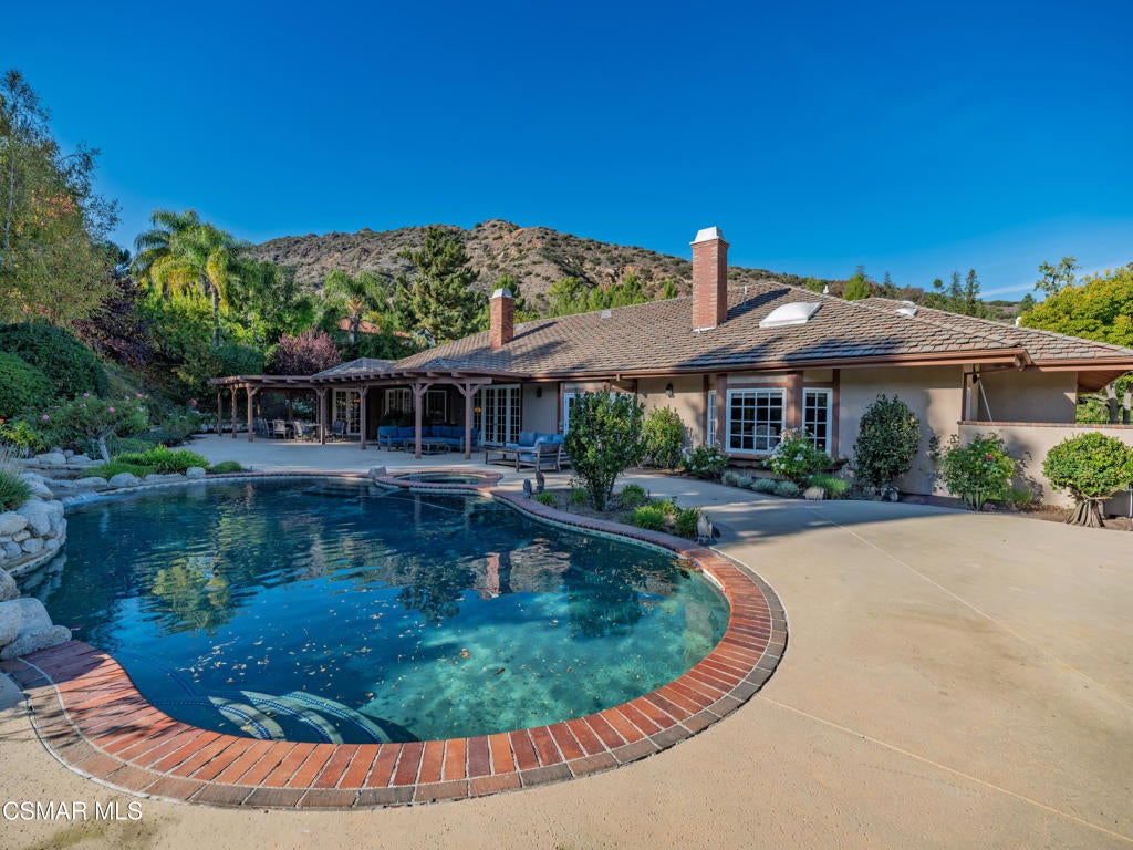 Agoura Hills, California, 91301, United States, 5 Bedrooms Bedrooms, ,5 BathroomsBathrooms,Residential,Active,1990655