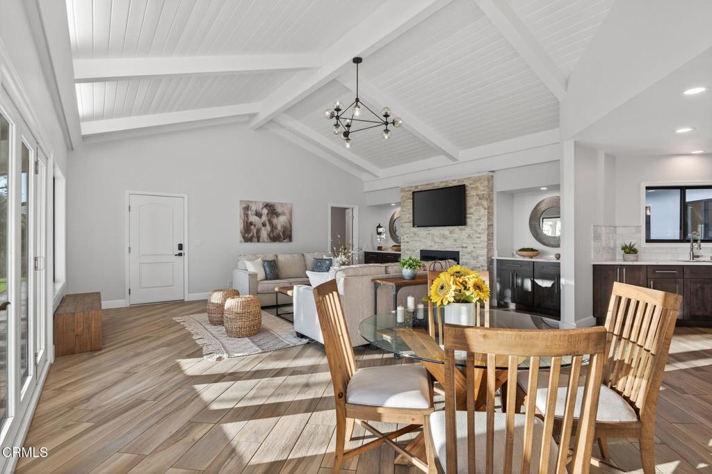 Camarillo, California, 93010, United States, 4 Bedrooms Bedrooms, ,5 BathroomsBathrooms,Residential,Active,1944013