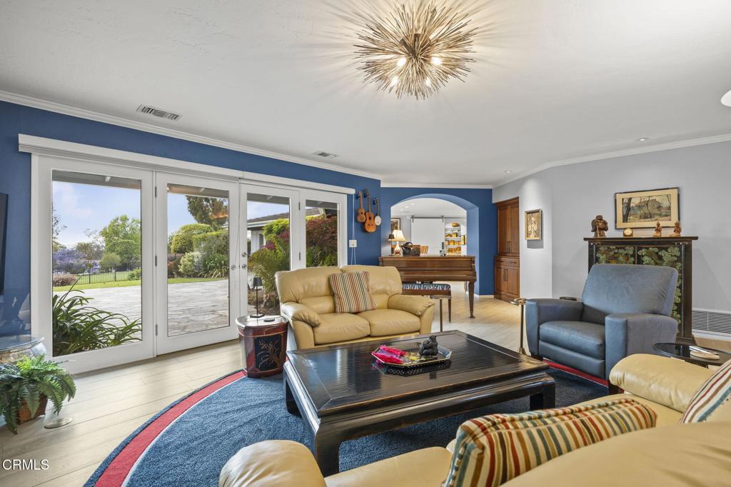 Camarillo, California, 93010, United States, 4 Bedrooms Bedrooms, ,4 BathroomsBathrooms,Residential,Active,1853313