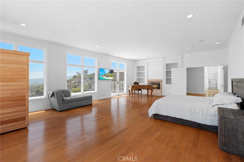 Glendale, California, 91206, United States, 5 Bedrooms Bedrooms, ,6 BathroomsBathrooms,Residential,Active,1941392