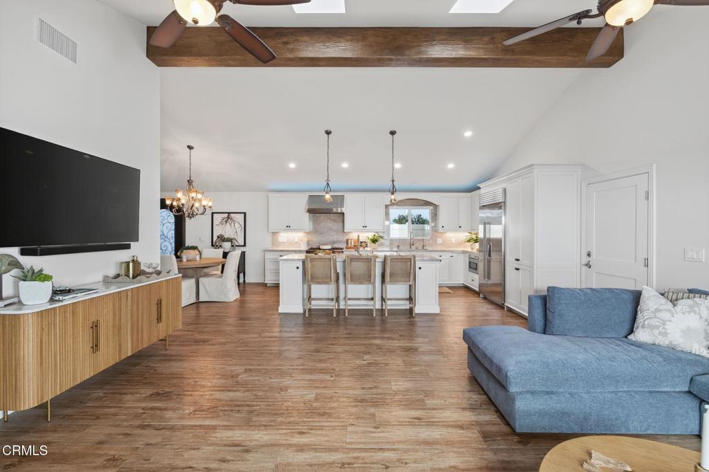 Oxnard, California, 93035, United States, 2 Bedrooms Bedrooms, ,2 BathroomsBathrooms,Residential,Active,1927655
