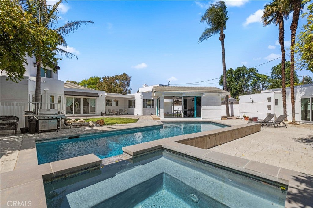 Northridge, California, 91325, United States, 4 Bedrooms Bedrooms, ,4 BathroomsBathrooms,Residential,Active,1936096