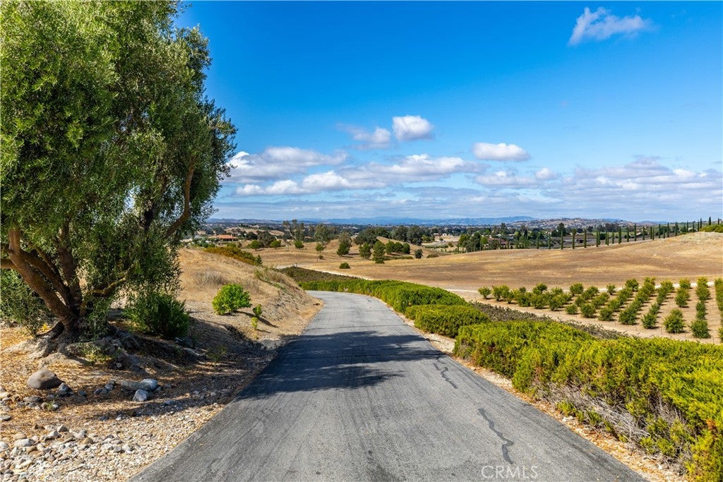 Paso Robles, California, 93446, United States, 3 Bedrooms Bedrooms, ,3 BathroomsBathrooms,Residential,Active,1954021