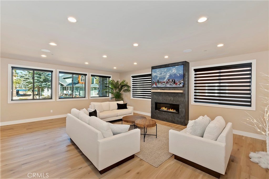 Big Bear Lake, California, 92315, United States, 5 Bedrooms Bedrooms, ,6 BathroomsBathrooms,Residential,Active,1988470