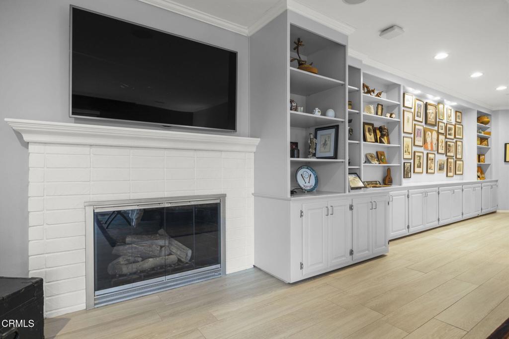 Camarillo, California, 93010, United States, 4 Bedrooms Bedrooms, ,4 BathroomsBathrooms,Residential,Active,1853313