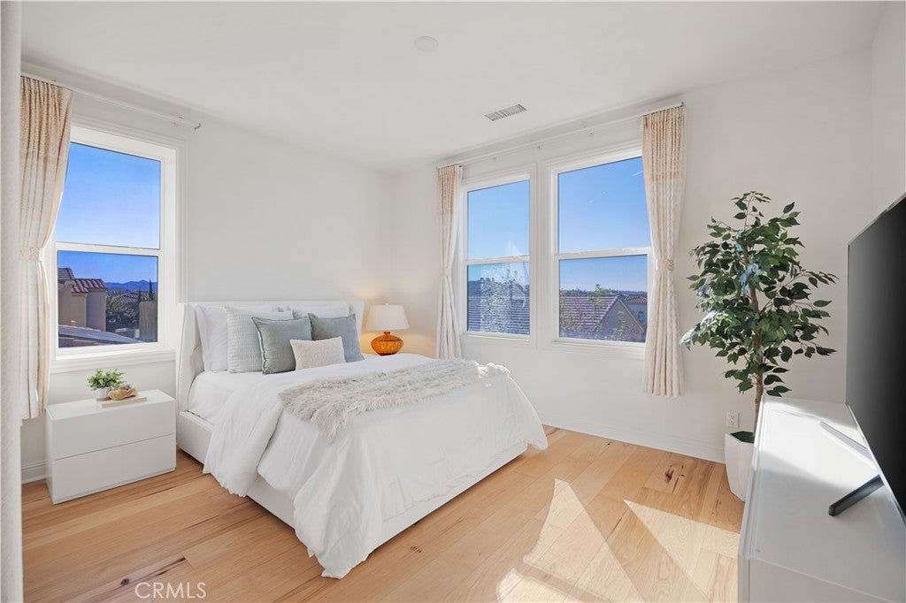 Carlsbad, California, 92010, United States, 4 Bedrooms Bedrooms, ,5 BathroomsBathrooms,Residential,Active,2014609