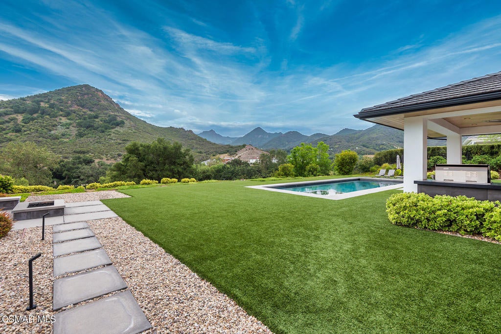 Westlake Village, California, 91361, United States, 4 Bedrooms Bedrooms, ,6 BathroomsBathrooms,Residential,Active,1989774