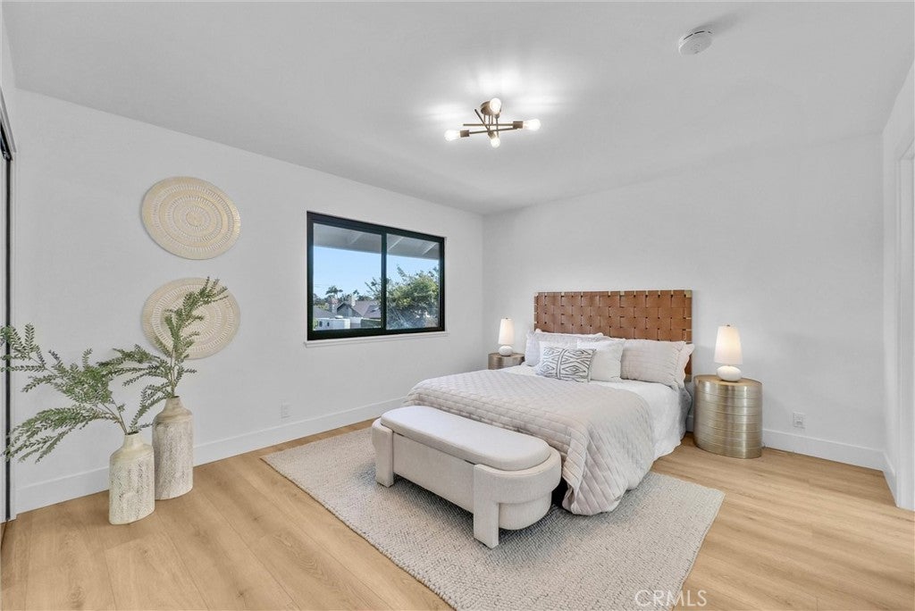 Huntington Beach, California, 92646, United States, 4 Bedrooms Bedrooms, ,3 BathroomsBathrooms,Residential,Active,1998762