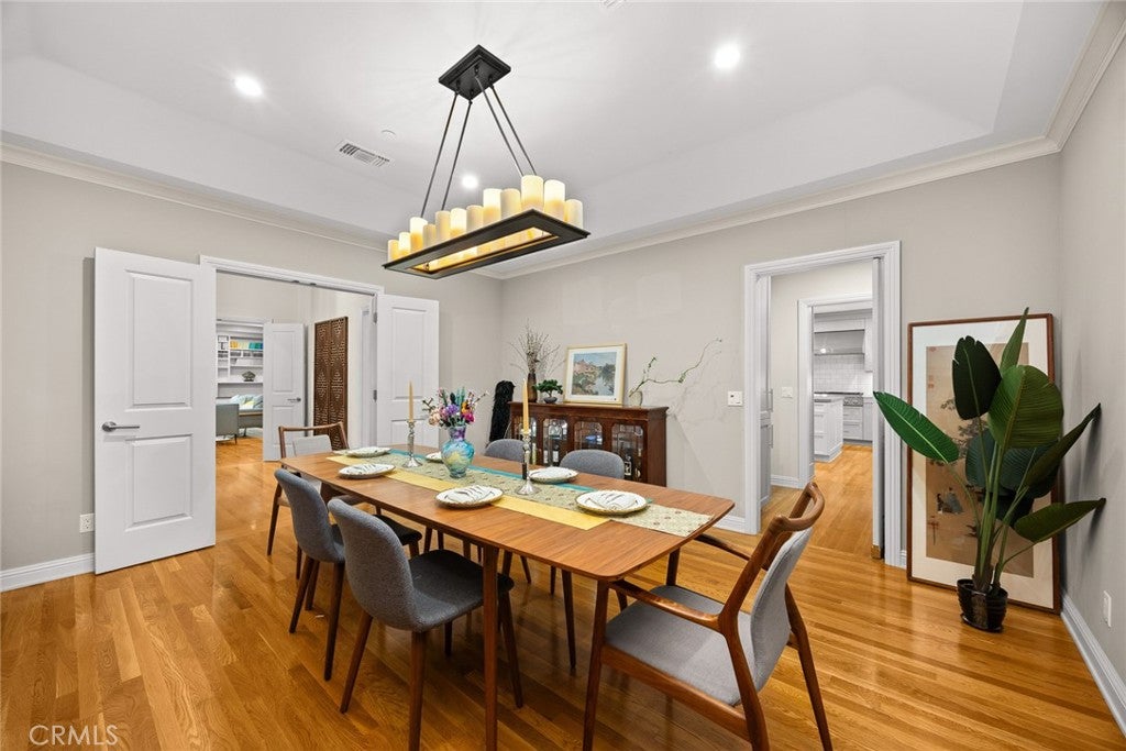 San Marino, California, 91108, United States, 4 Bedrooms Bedrooms, ,5 BathroomsBathrooms,Residential,Active,1999944