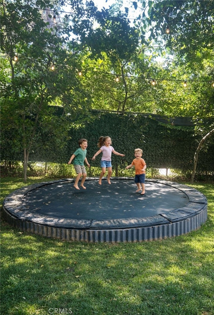 Pasadena, California, 91105, United States, 3 Bedrooms Bedrooms, ,3 BathroomsBathrooms,Residential,Active,2027742