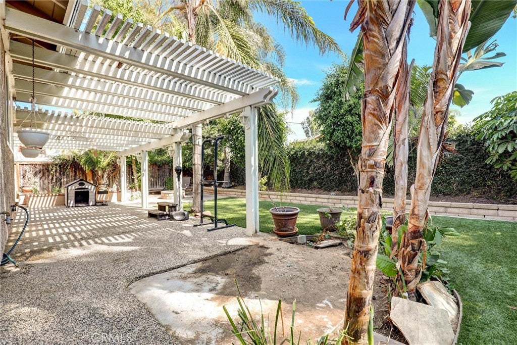 Lake Forest, California, 92630, United States, 4 Bedrooms Bedrooms, ,3 BathroomsBathrooms,Residential,Active,1953694