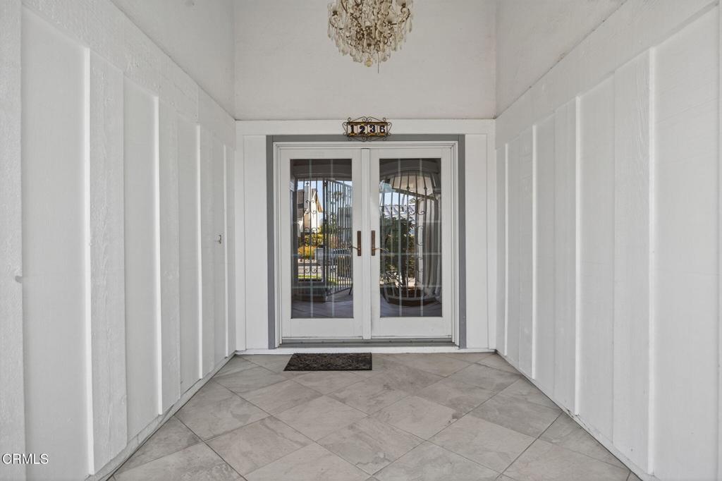 Ventura, California, 93001, United States, 5 Bedrooms Bedrooms, ,3 BathroomsBathrooms,Residential,Active,1922272