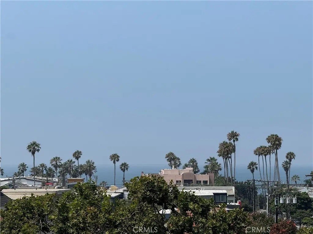 Santa Monica, California, 90405, United States, 3 Bedrooms Bedrooms, ,3 BathroomsBathrooms,Residential,Active,2008737