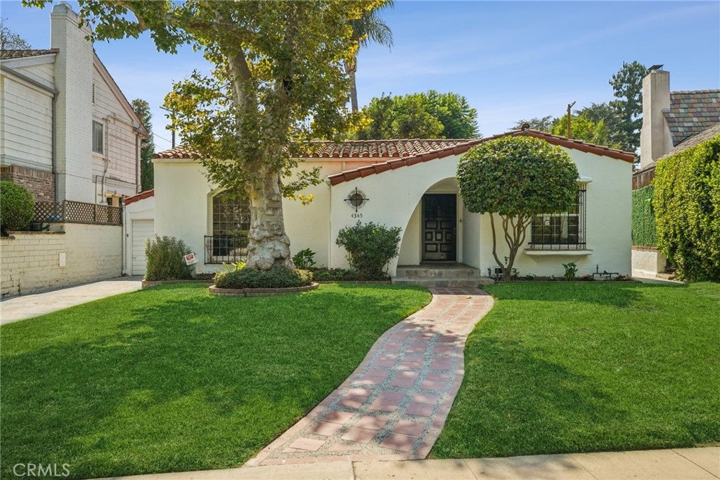 North Hollywood, California, 91602, United States, 3 Bedrooms Bedrooms, ,2 BathroomsBathrooms,Residential,Active,1914796