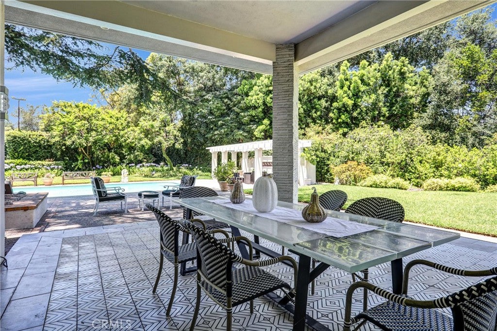Pasadena, California, 91106, United States, 6 Bedrooms Bedrooms, ,9 BathroomsBathrooms,Residential,Active,1898207