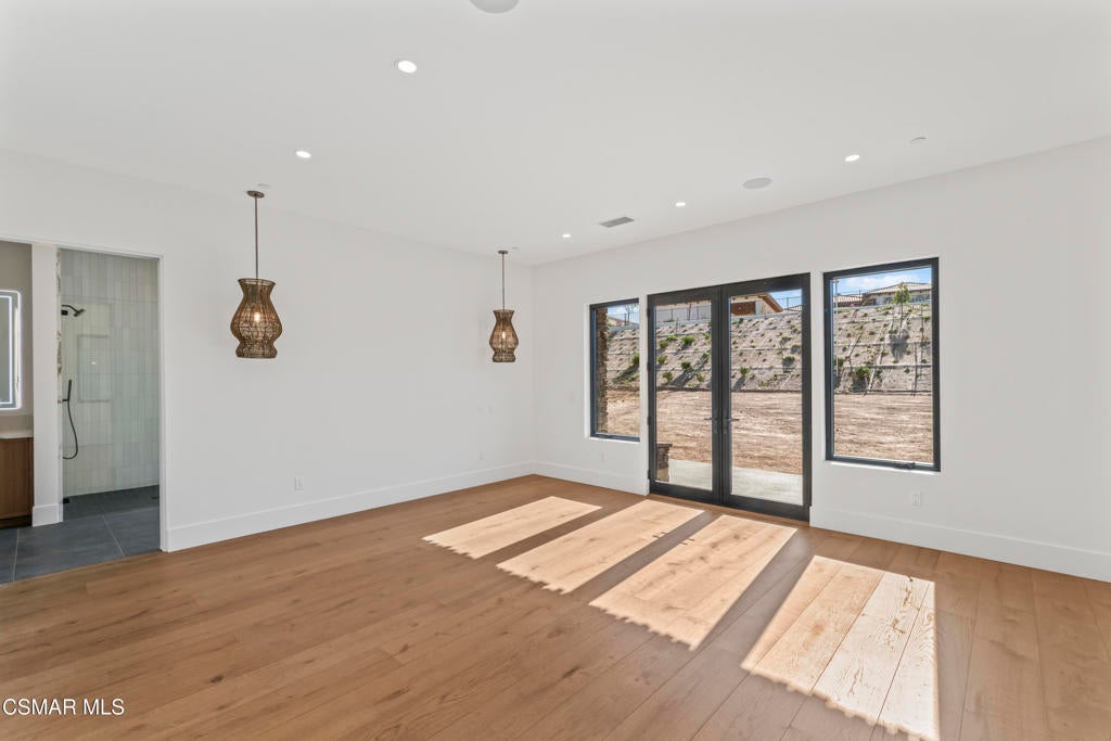 Camarillo, California, 93010, United States, 6 Bedrooms Bedrooms, ,7 BathroomsBathrooms,Residential,Active,2013156