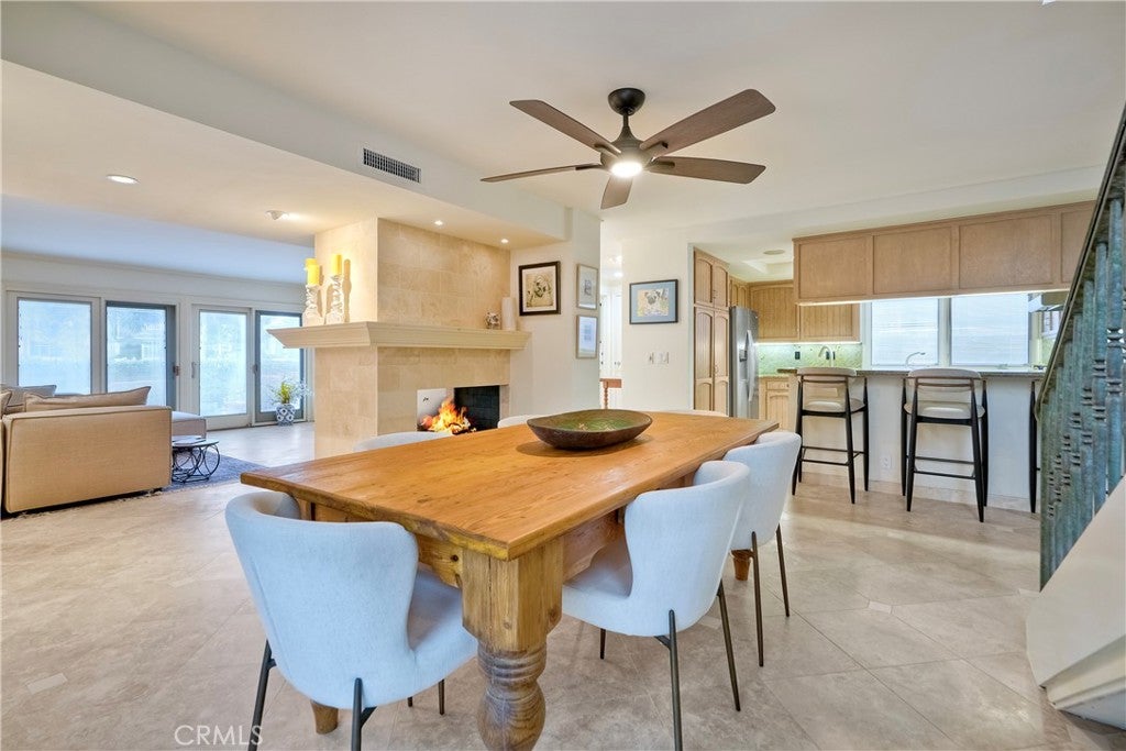 Newport Beach, California, 92661, United States, 4 Bedrooms Bedrooms, ,3 BathroomsBathrooms,Residential,Active,1894578