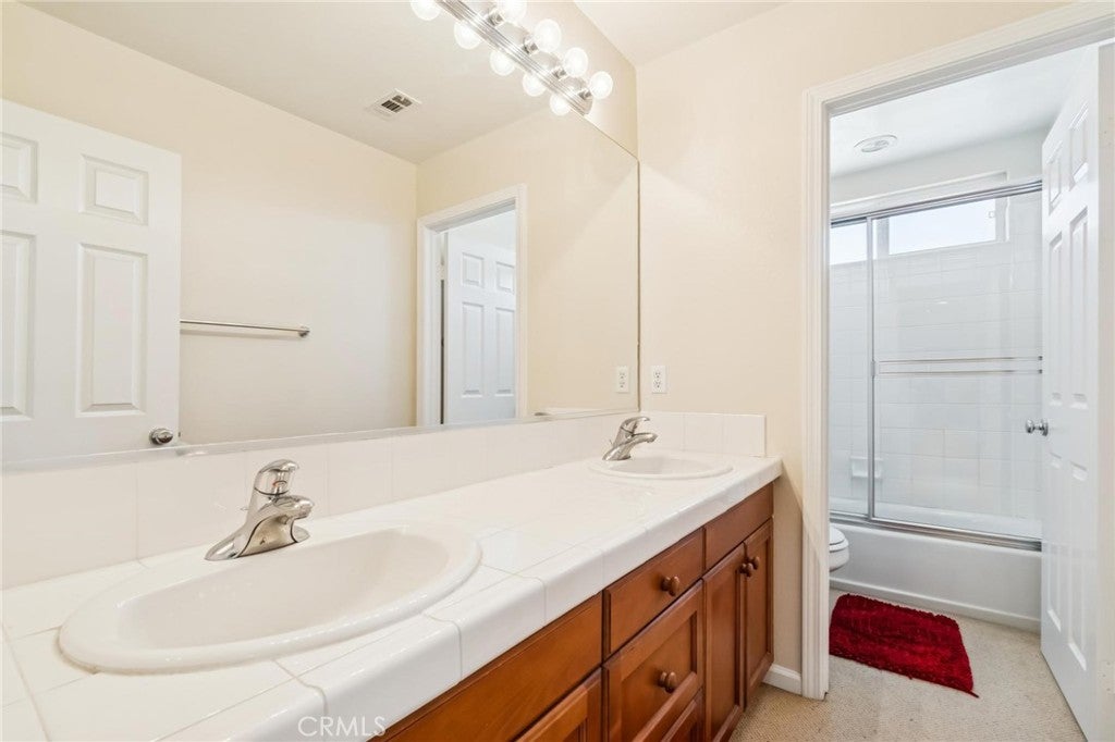 Castaic, California, 91384, United States, 6 Bedrooms Bedrooms, ,6 BathroomsBathrooms,Residential,Active,2009152