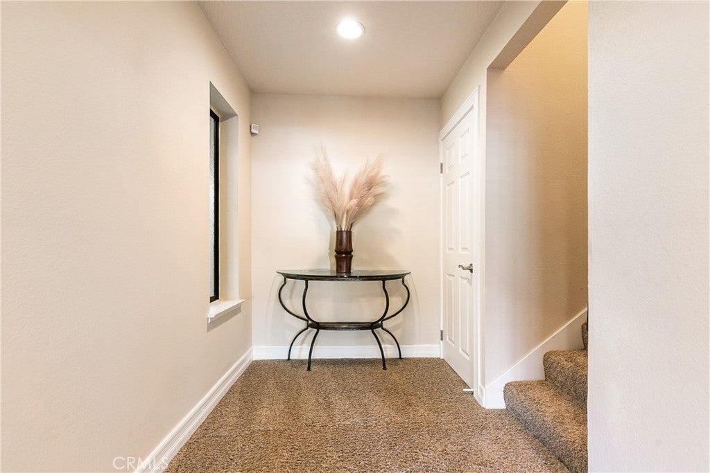 Lake Arrowhead, California, 92352, United States, 2 Bedrooms Bedrooms, ,3 BathroomsBathrooms,Residential,Active,1908134