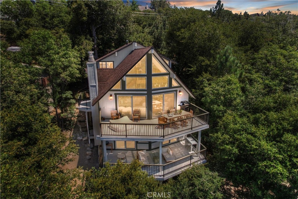 Lake Arrowhead, California, 92352, United States, 4 Bedrooms Bedrooms, ,3 BathroomsBathrooms,Residential,Active,1953250