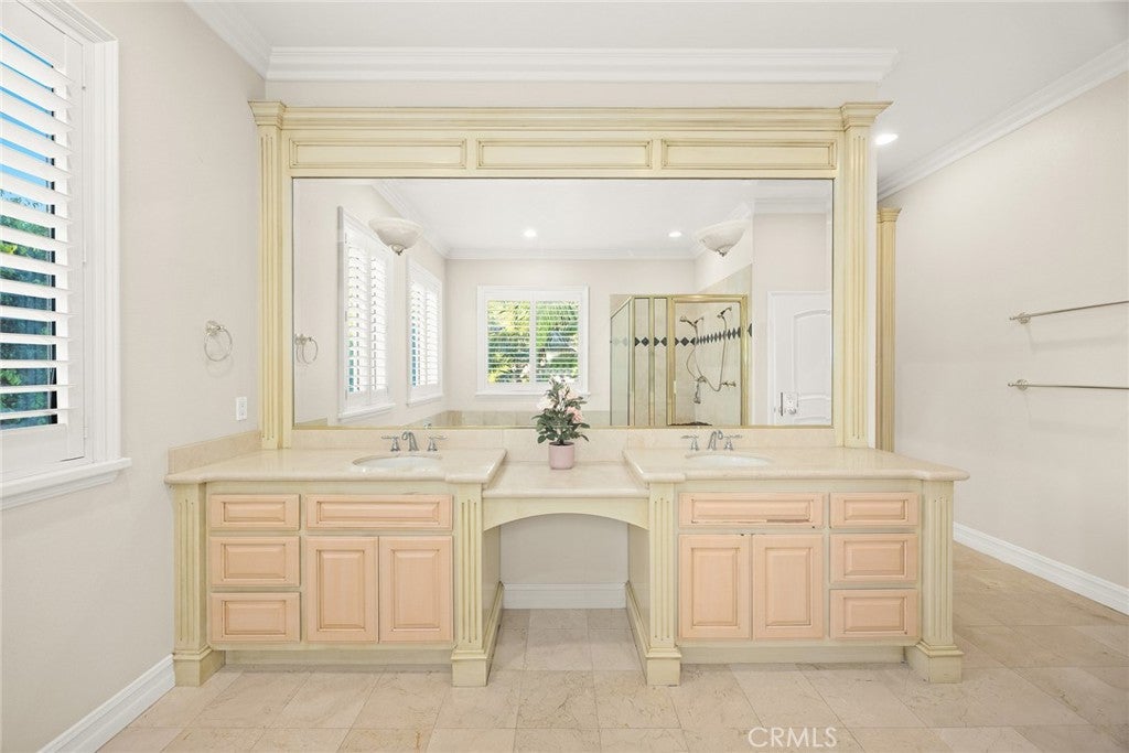 Diamond Bar, California, 91765, United States, 4 Bedrooms Bedrooms, ,5 BathroomsBathrooms,Residential,Active,1985854